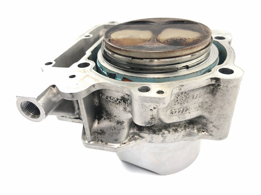 Aprilia RSV 1000 R [2004] - Cylinder with rear piston