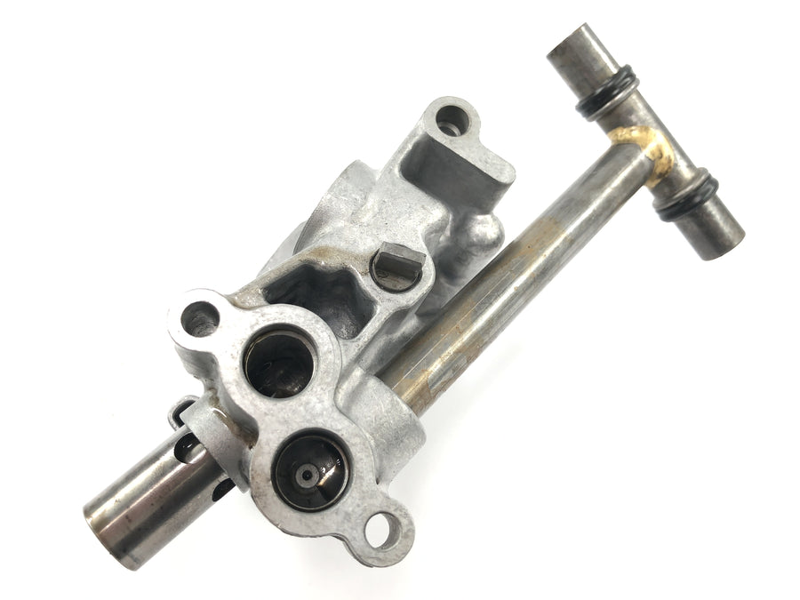 Honda XRV 750 Africa Twin RD04 [1990] - Oil pump with drive wheel and oil strainer