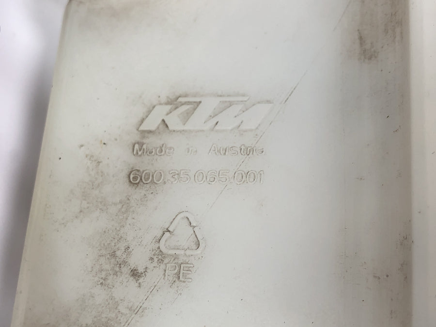 KTM 950 Adventure LC8 [2004] - Ausgleichsbehälter Kühlmittelbehälter