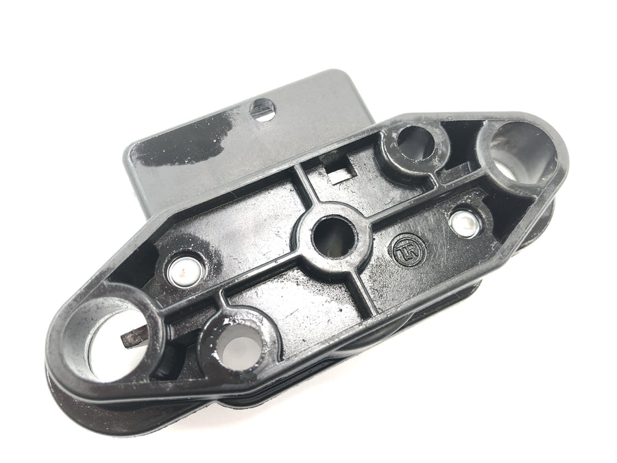 Suzuki VZ 1500 WVCU [2011] - Verrouillage de selle