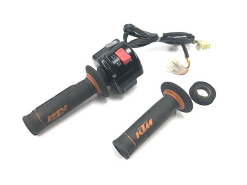 KTM Duke 690 A3 [2012] - Handlebar switch right throttle grip fitting switch unit - 0