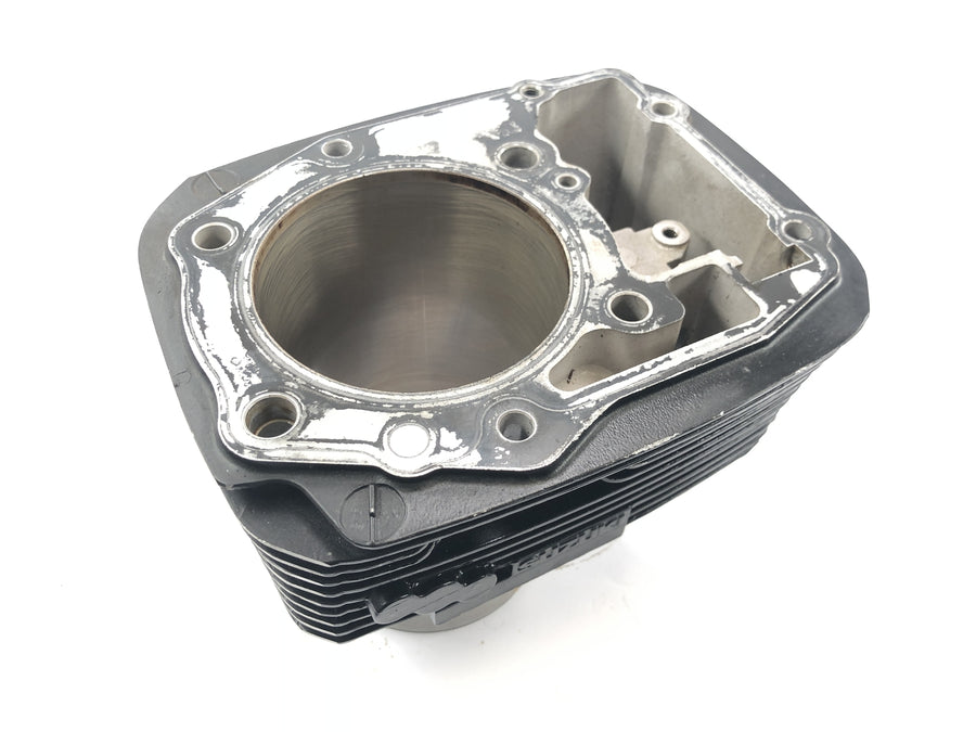 Suzuki Intruder VL 1500 AL [2000] - cylinder with piston at the front