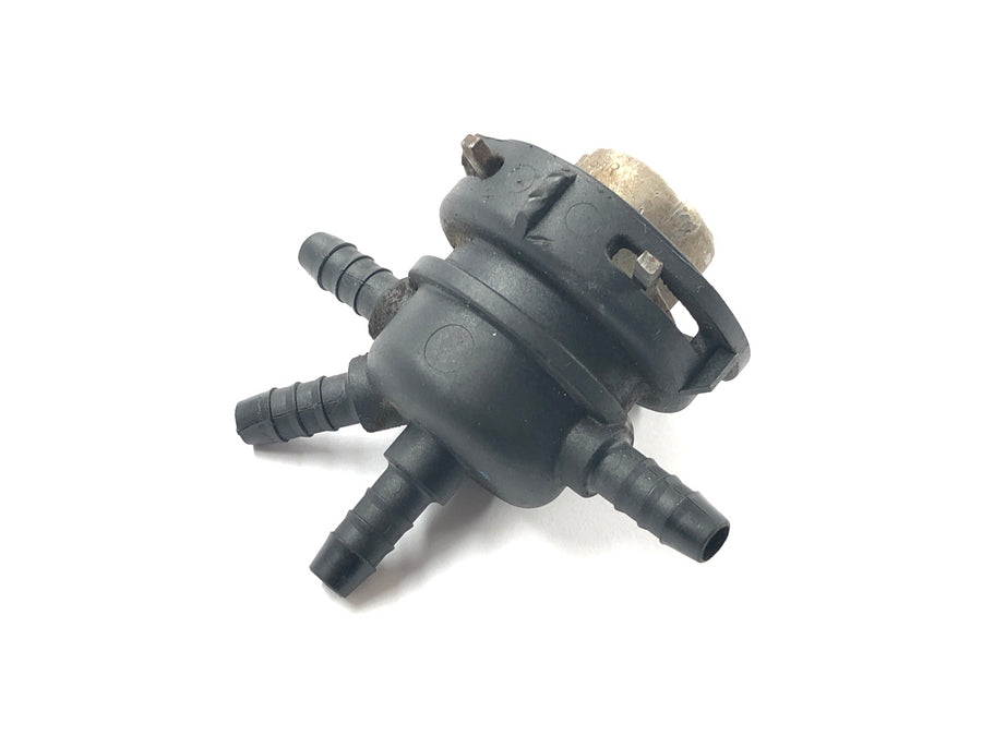 BMW R 1200 GS R12 K25 [2004] - Fuel distributor petrol distributor