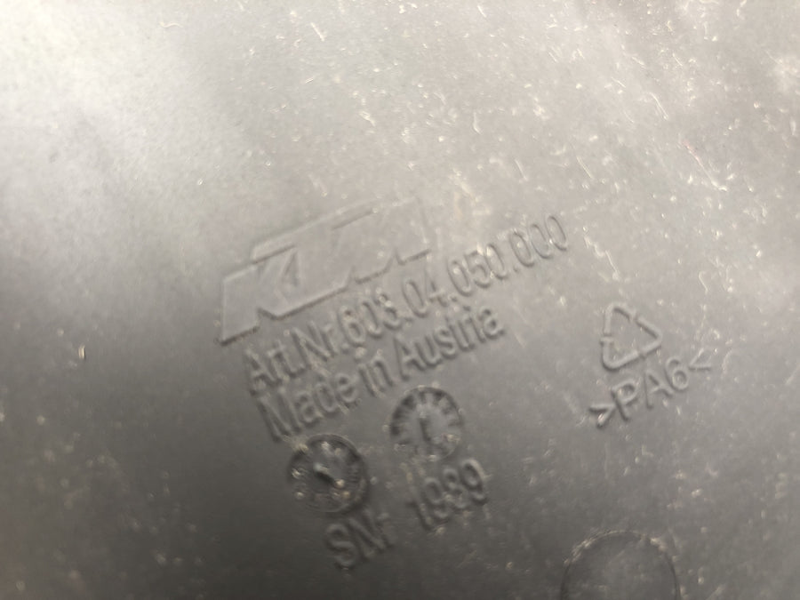 KTM 1050 Adventure [2017] - rear interior cladding below