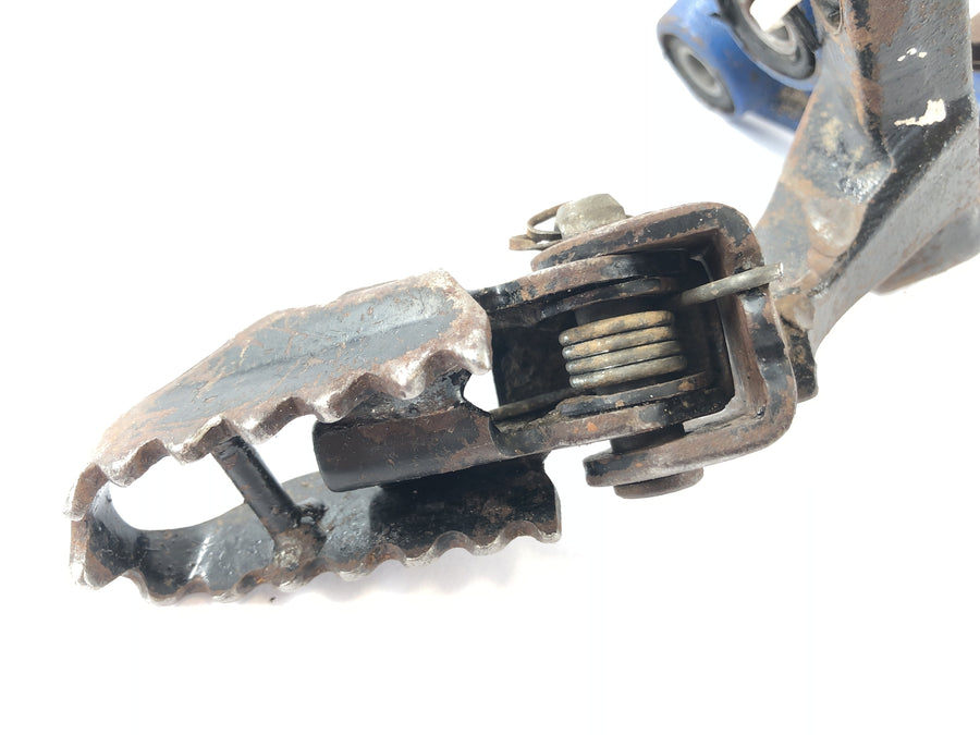 Suzuki DR 350 SK42B [1991] - driver's footrests left and right driver's footrests