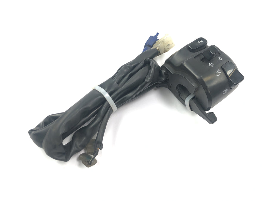 Yamaha YZF R1 RN04 [2001] - Switch fitting left handlebar switch control unit