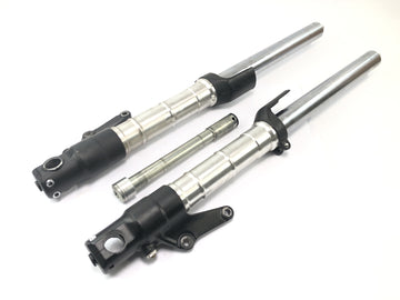 Triumph Speed ​​Triple T509 [1998] - Telescopic fork with axle