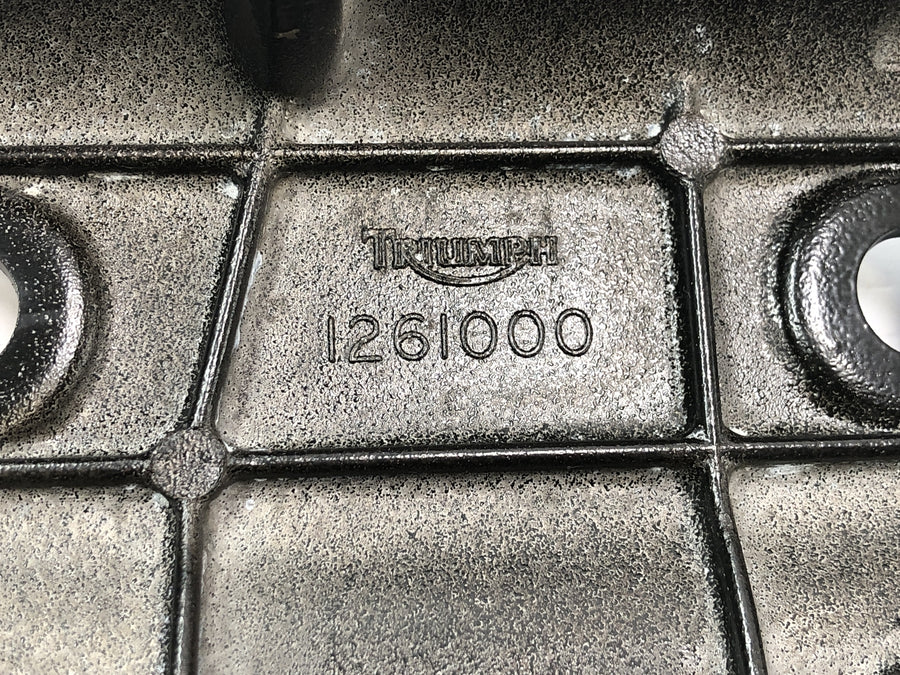 Triumph Speed ​​​​Triple T509 [1998] - Cache soupape cache moteur