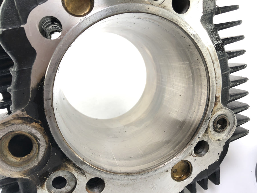 Ducati 900 SS [1991] - Cylindre à piston horizontal