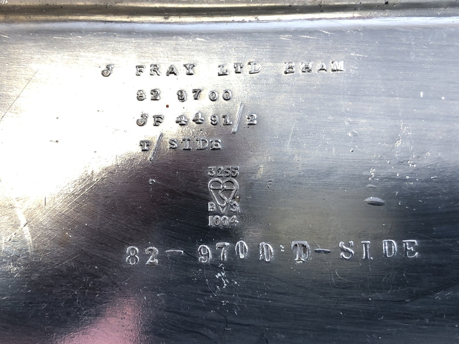Triumph Bonneville T140V [1976] - Tank emblem tank emblems on the right and left set
