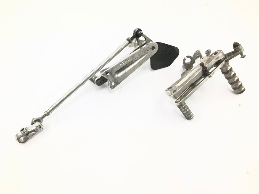 Honda VFR 800 FI RC46 [1999] - Footrest system Lucas footrest holder shift lever