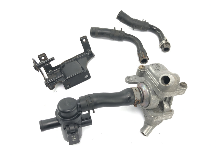 Triumph Bonneville T100 986MF [2012] - Valve d'air secondaire système d'air secondaire