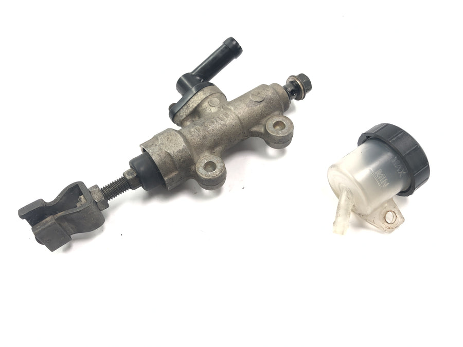 Honda NX 650 RD08 [1995] - Main brake cylinder brake pump brake pistons at the rear