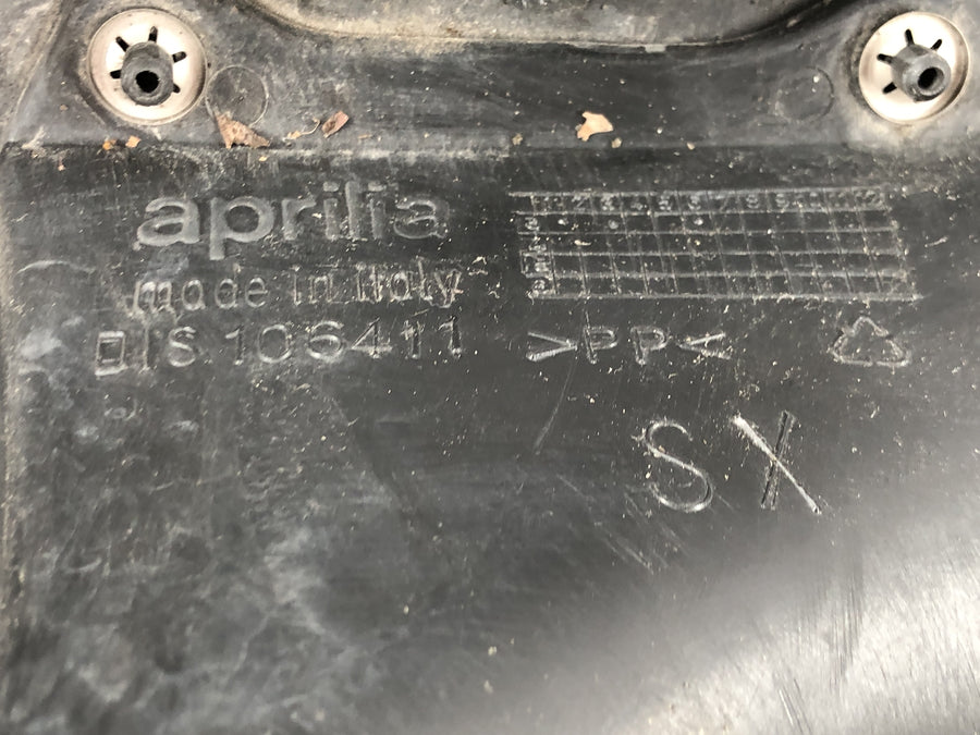 Aprilia RSV 1000 R [2004] - partie carénage du panneau latéral gauche