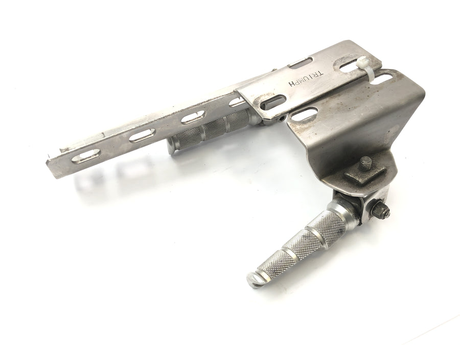 Triumph Speed ​​Triple T509 [1998] - passenger footrest system
