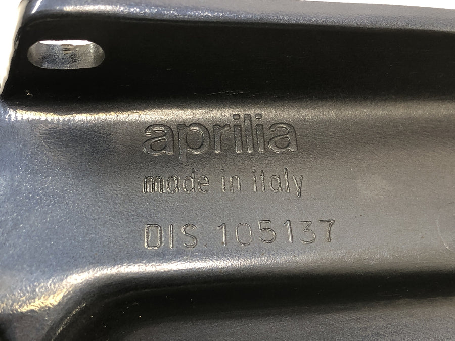 Aprilia RST 1000 Futura [2002] - Carrier du boîtier du porte-valises à gauche