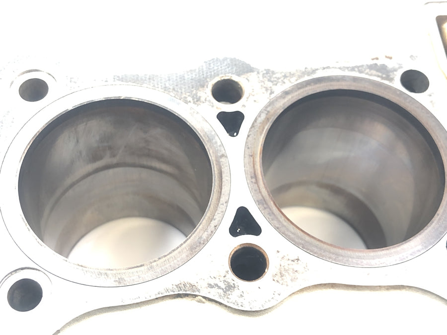 Kawasaki Z 1100 KZZ10A [1984] - cylinder with pistons