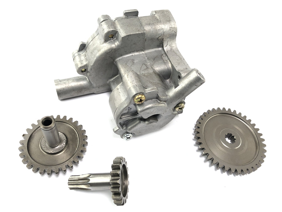 Triumph Daytona 900 T300 [1993] - oil pump with gears