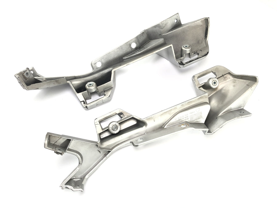 Moto Guzzi Stelvio 1200 4V [2009] - suitcase holder case carrier on the left and right