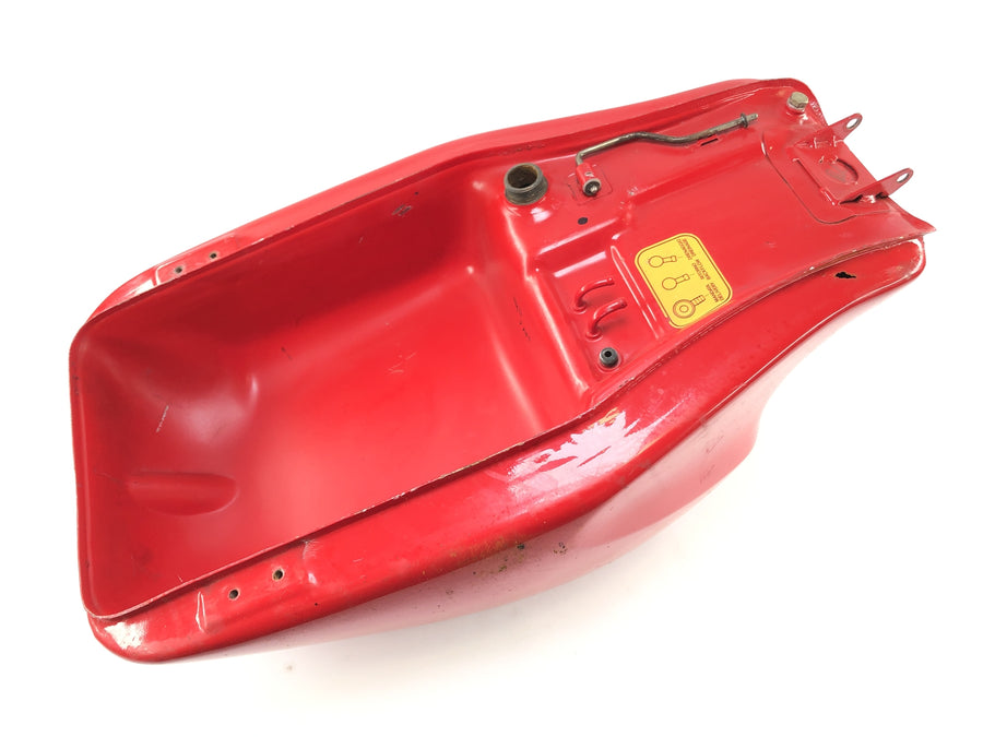 Ducati 900 SS [1991] - Tank Benzintank beschädigt muss geschweisst werden