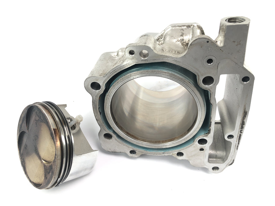 Aprilia RSV 1000 R [2004] - cylindre avec piston à l'avant