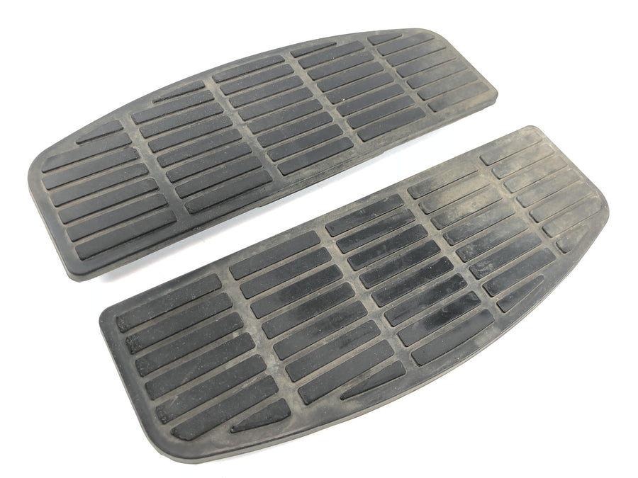 Suzuki Intruder VL 1500 AL [2000] - running board rubber pad footrest driver pair