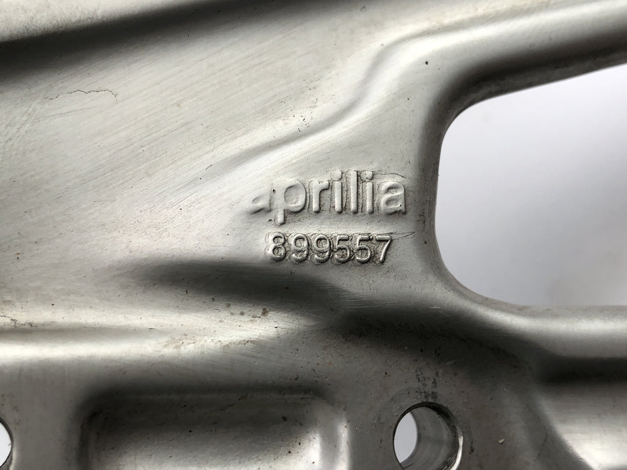 Aprilia RS 125 TW [2017] - Système de repose-pieds repose-pieds conducteur avec support à l'avant droit