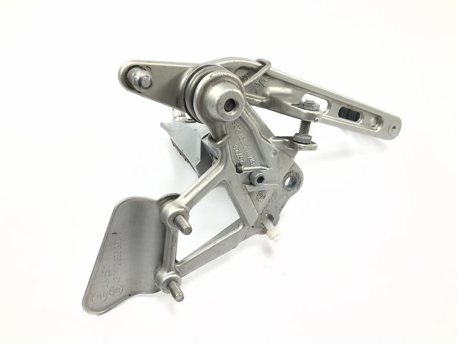 BMW R 1100 S R2S [2000] - Driver's right footrest system with brake lever and bracket
