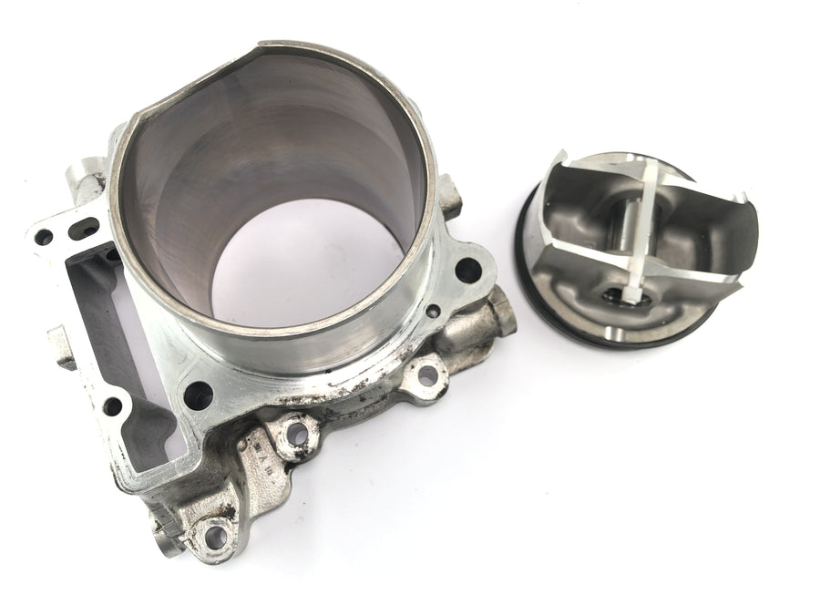 Aprilia RSV 1000 R [2004] - cylindre avec piston à l'avant