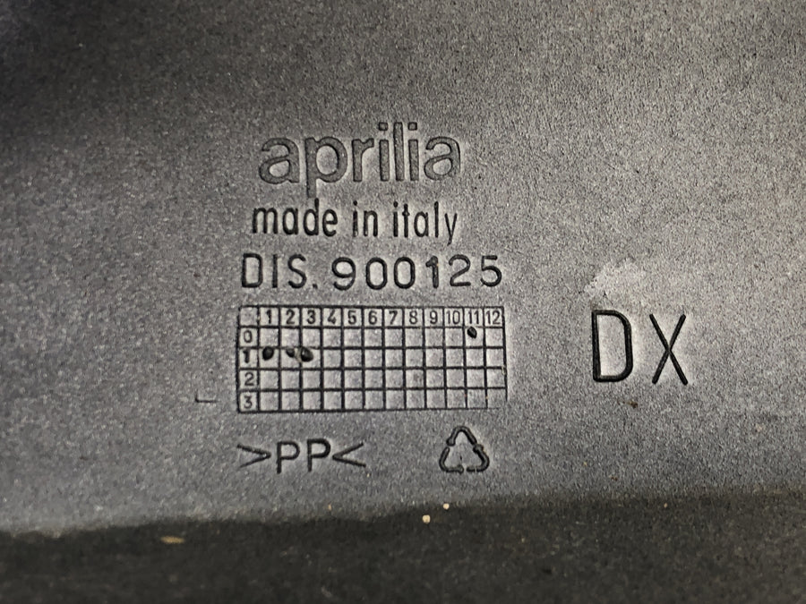 Aprilia RST 1000 Futura [2002] - Right Right de la chaire