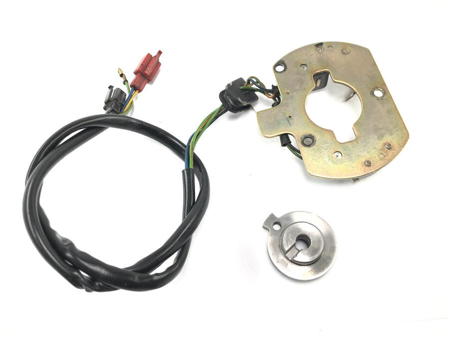 Suzuki GSX R 1100 GU74C [1987] - Pickup sensor plate pulse generator ignition sensor ignition