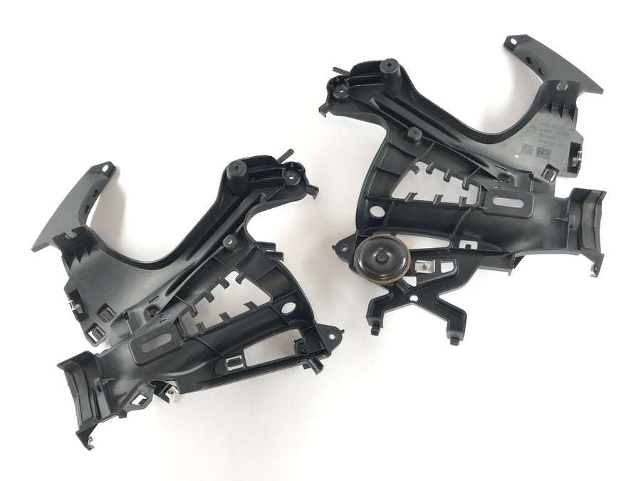 BMW K 1300 S K12S [2010] - Reclatrez le support sur le phare droit enregistrant des bois