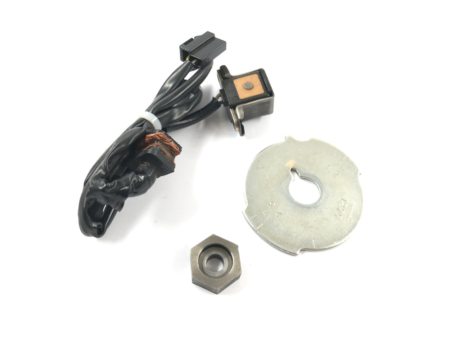 Kawasaki ZRX 1200 S ZRT20A [2001] - Zündimpulsgeber Pickup Sensor Impulsrad Mutter