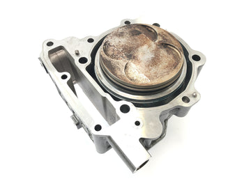 Aprilia RST 1000 Futura [2002] - cylinder with pistons at the front