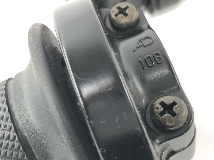 Triumph Sprint ST 1050 [2005] - Gas grip handlebar fittings on the right
