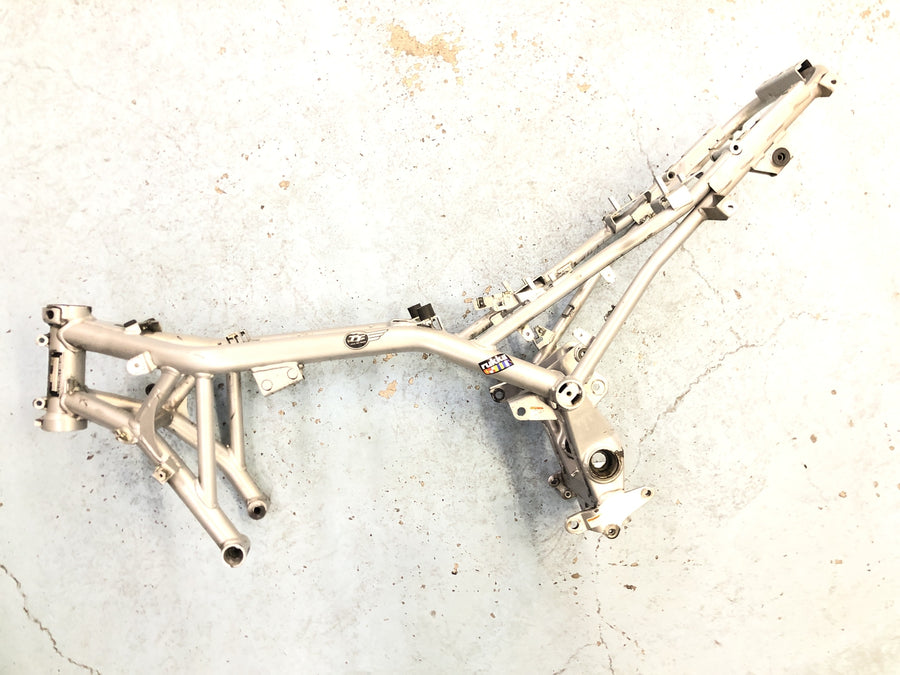 Moto Guzzi Stelvio 1200 8V [2016] - Frame main frame with papers