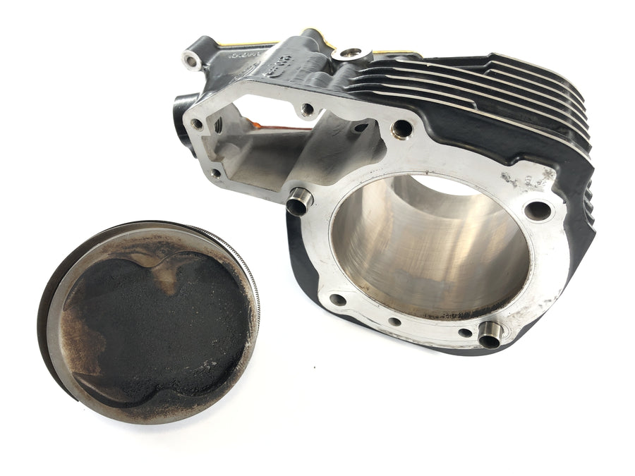 BMW R 1200 C 259c [1997] - cylinder with piston right