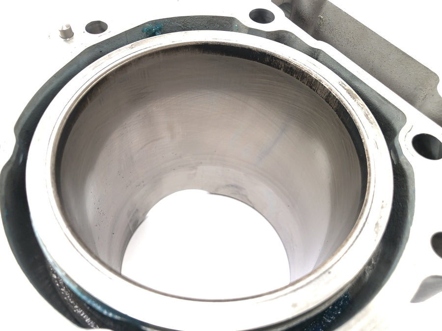 Aprilia RST 1000 Futura [2002] - cylinder with pistons at the front