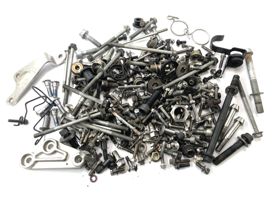 Triumph Speed Triple 1050 515NJ [2007] - screw kit fastening material remaining parts mixed lot