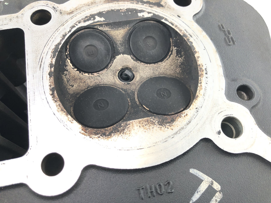 Triumph Bonneville T100 986MF [2012] - Commande de soupape de culasse de culasse