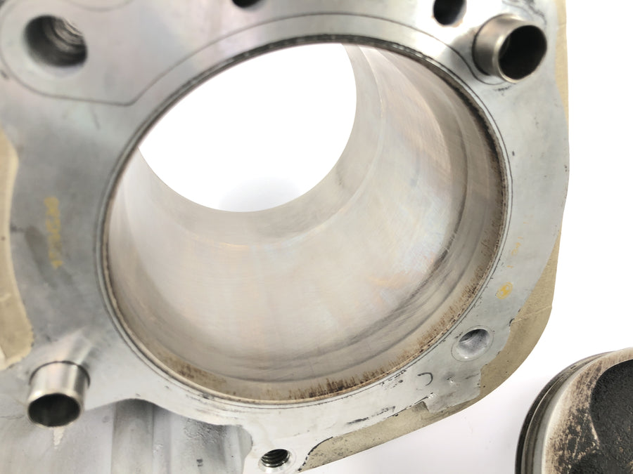 BMW R 1100 RT 259 [1999] - cylindre avec piston à gauche