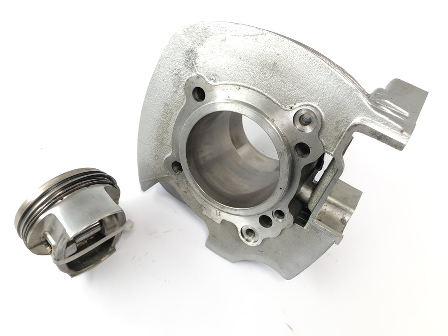 Ducati Monster M600 [1995] - cylinder kit cylinder with pistons at the rear cylinder