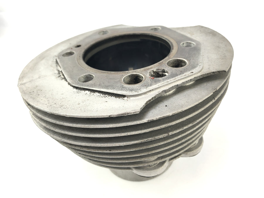 Moto Guzzi V7 Special [1971] - Cylinder with piston on the right