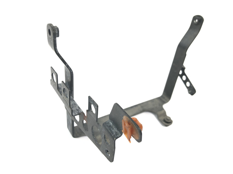 Honda VTX 1800 SC46 [2004] - unit holder bracket relay