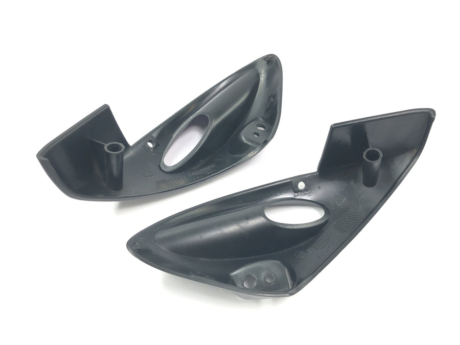Triumph Tiger 955i 709EN [2003] - Indicator bracket front fairing side cover
