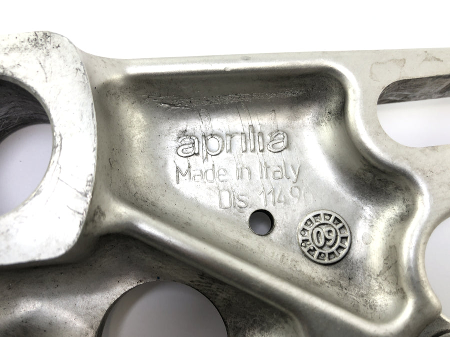 Aprilia RSV4 1000 [2010] - anchor plate