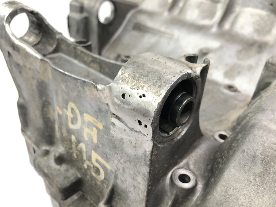 Honda CBR 900 RR Fireblade SC33 [2000] - Carter moteur avec pistons