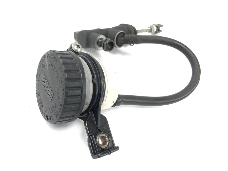 Moto Guzzi Stelvio 1200 4V [2009] - brake pump behind
