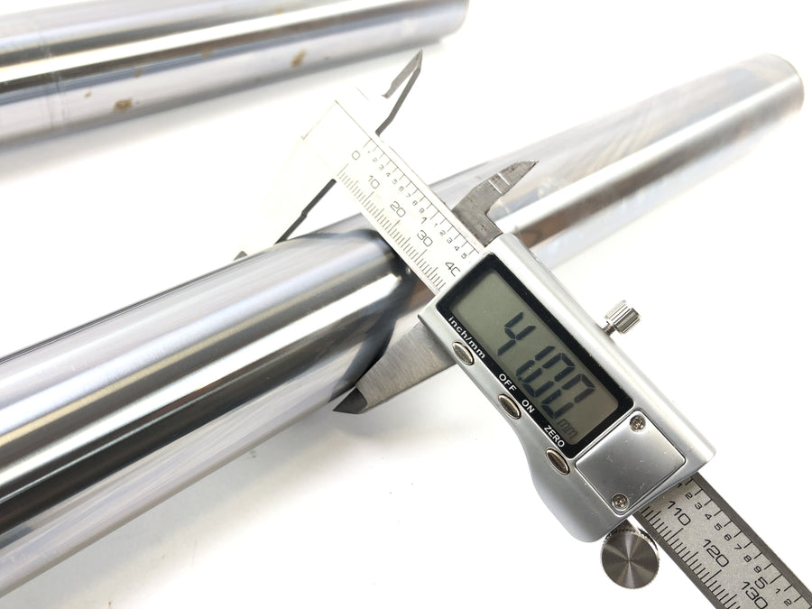 Yamaha DT 125 DE06 [2005] - Fourche télescopique avec axe