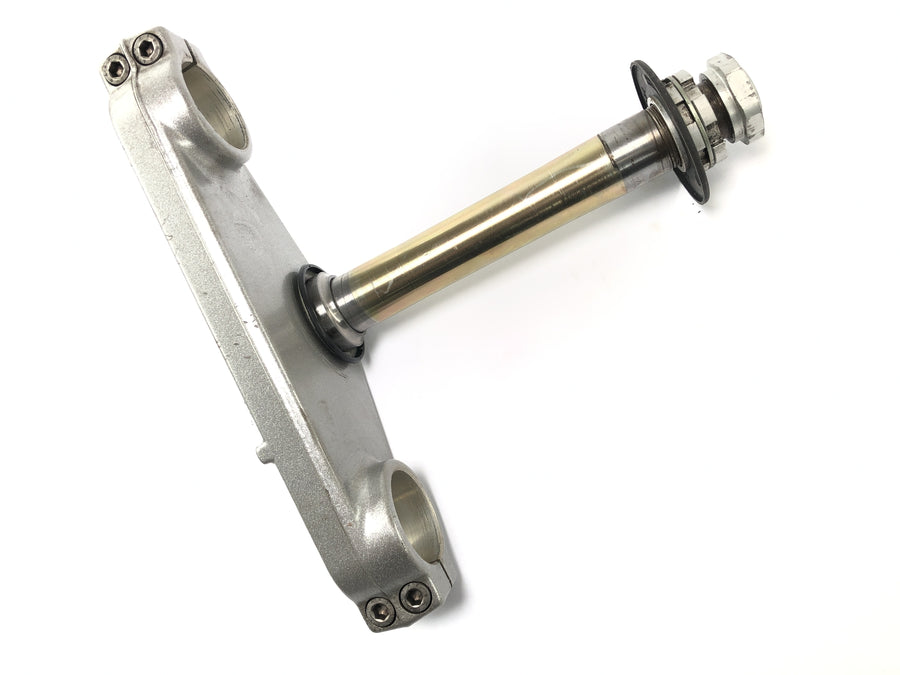 Triumph Sprint ST 1050 [2005] - fork bridge below 43mm